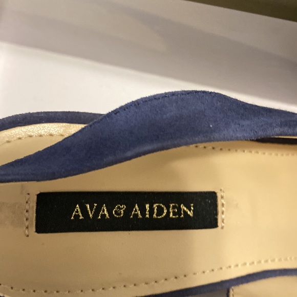 ❌ SOLD❌ Ava & Aiden Pom Pom Valessa Shoes - Picture 5 of 9